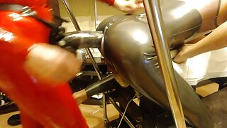 Gata de cabelos prateados jogando roleta ulah sexo