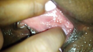 Milf gordinha perfurando sua fenda