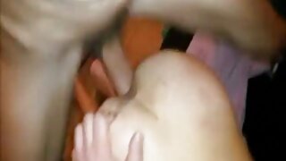 Sozinho em casa e pronto para gozar
