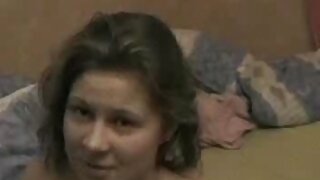 Mulher gostosa está chupando um pandanarum