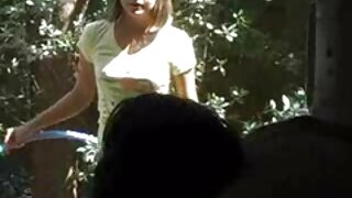 Milf está brincando com um pandanarum duro