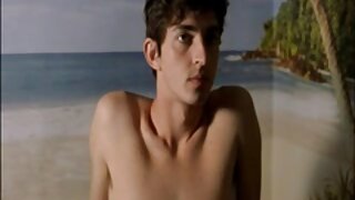 Mulher linda gostosa punheta e masturba quando os pais estão dormindo, aproveite