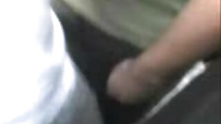 Loira está usando seus brinquedos sexuais